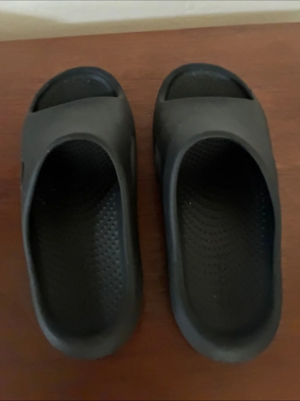 CROCS image shows